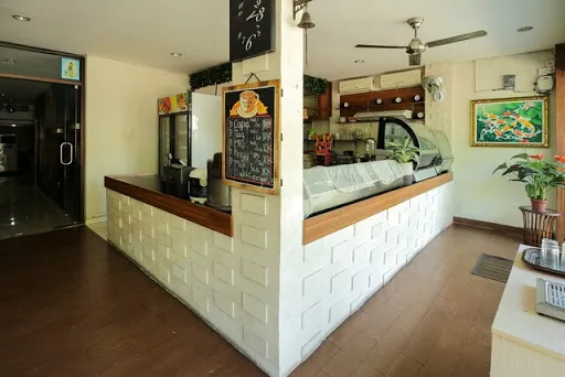 OYO 734 Tuban Torres Accommodation 4