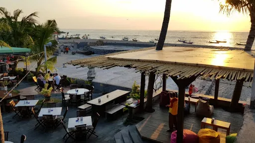 Pantai Restaurant 4