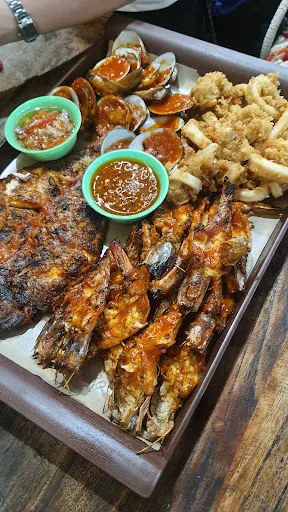 Kazuna Cafe IKAN BAKAR 3