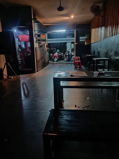 Warung Arak Maya 4