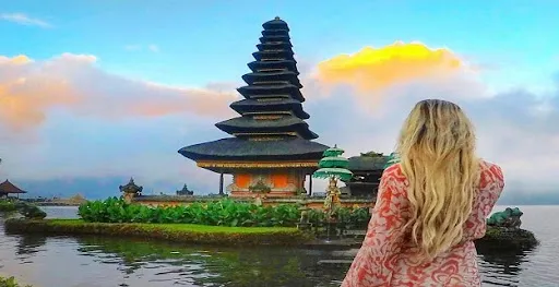 MUNDUK TAXI SERVICE - SB BALI TOUR 1
