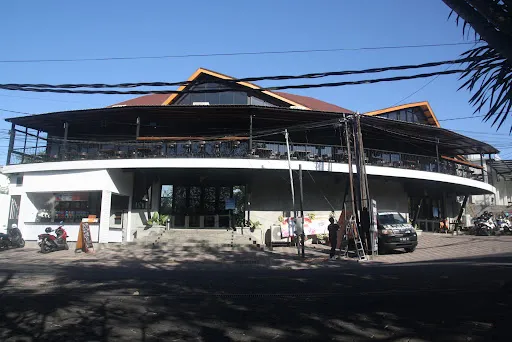 Y Sports Bar - Padang Padang 2