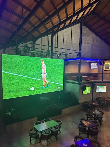 Y Sports Bar - Padang Padang 4