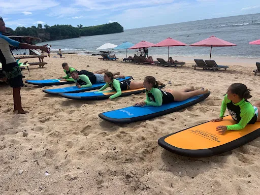 Balangan Wave Surf School 1