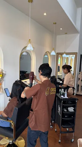 Leenara Beauty Salon 2