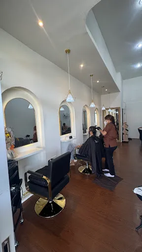 Leenara Beauty Salon 4