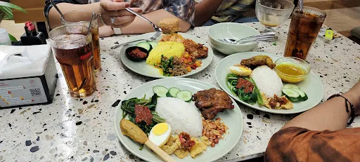 Sate Senayan, Sidewalk Jimbaran 3