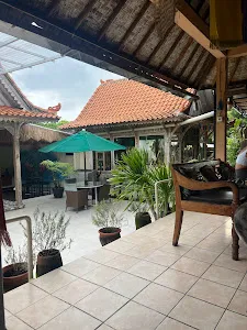 Yeye's Warung & Gift Shop 4