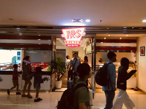 TRS Diner 4