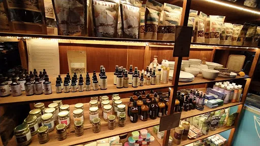 Drifter Surf Shop Cafe & Gallery 4