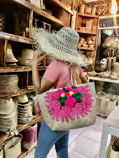 RATTAN TWIN MANGGO CRAFTS & ART SHOPS 3