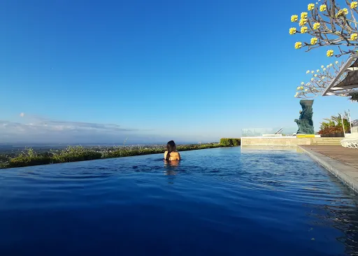 SkyMax Rooftop Pool & Bar