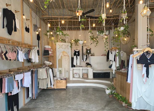 YinSide Yoga Store 2
