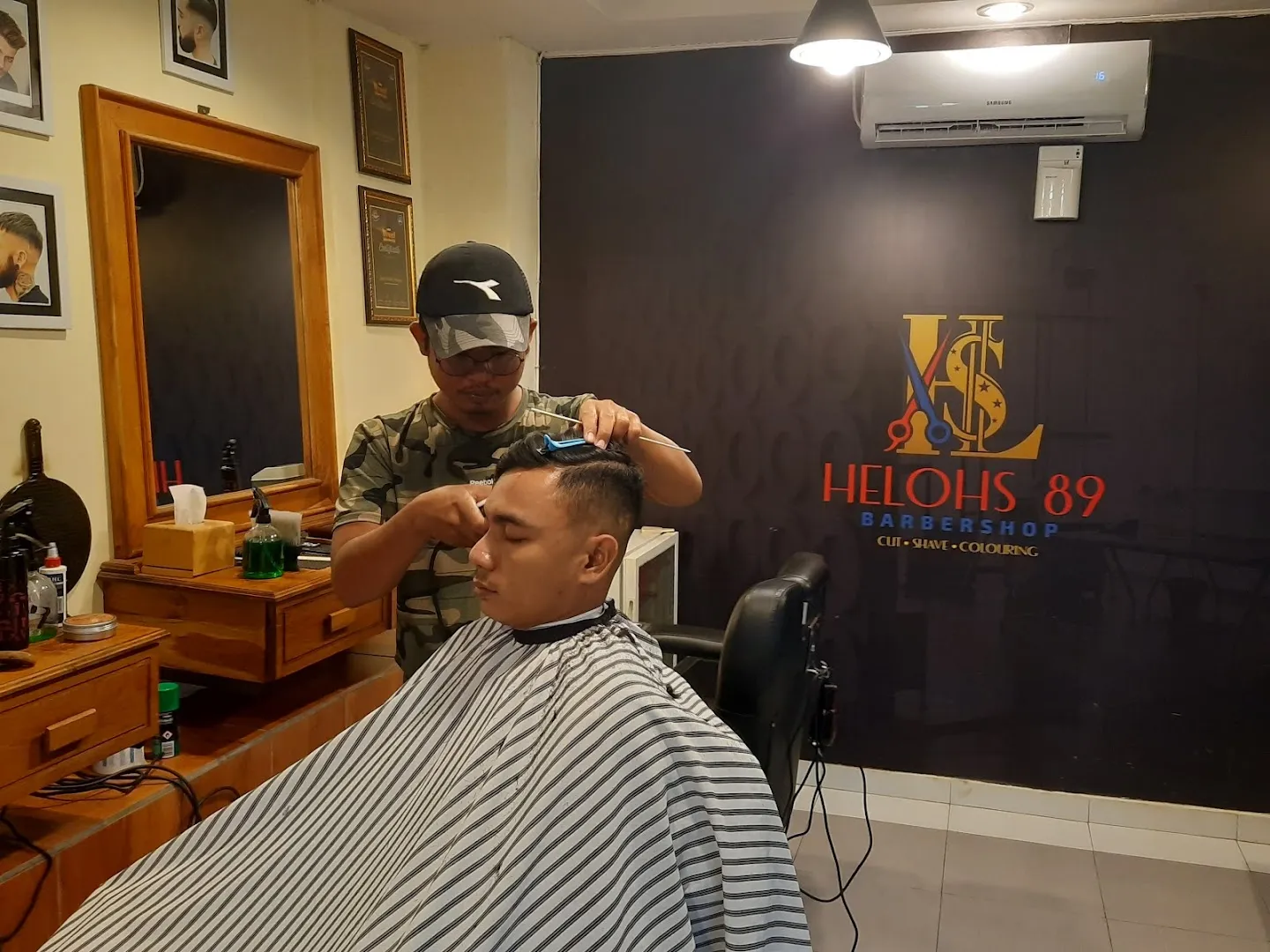 Helos 89 Barbershop 4