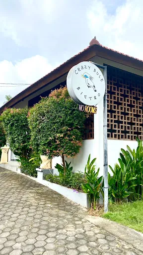 Crazy Bule Bistro 1