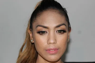 Alexa Make up & Hair Artist l healthy l Beauty 4