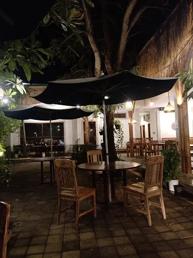 Naturela Cafe & Resto 1