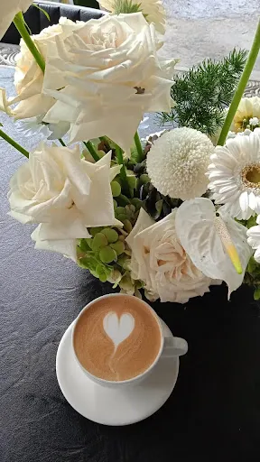 Sugar's Coffee & Eatery 4