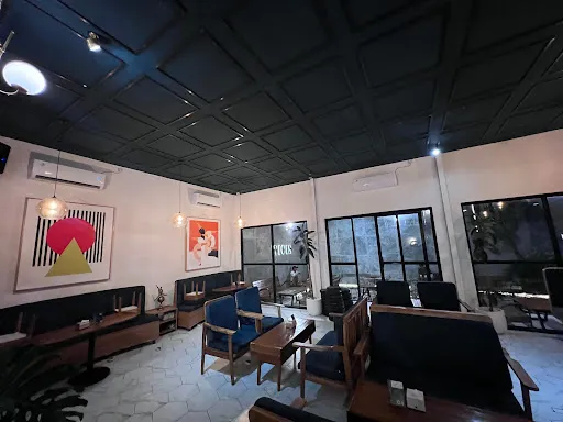 Wicis Coffee & Eatery 2