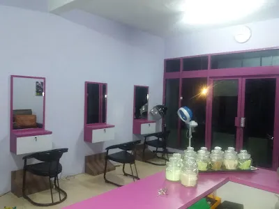 Wida's Beauty Salon & Massage 4