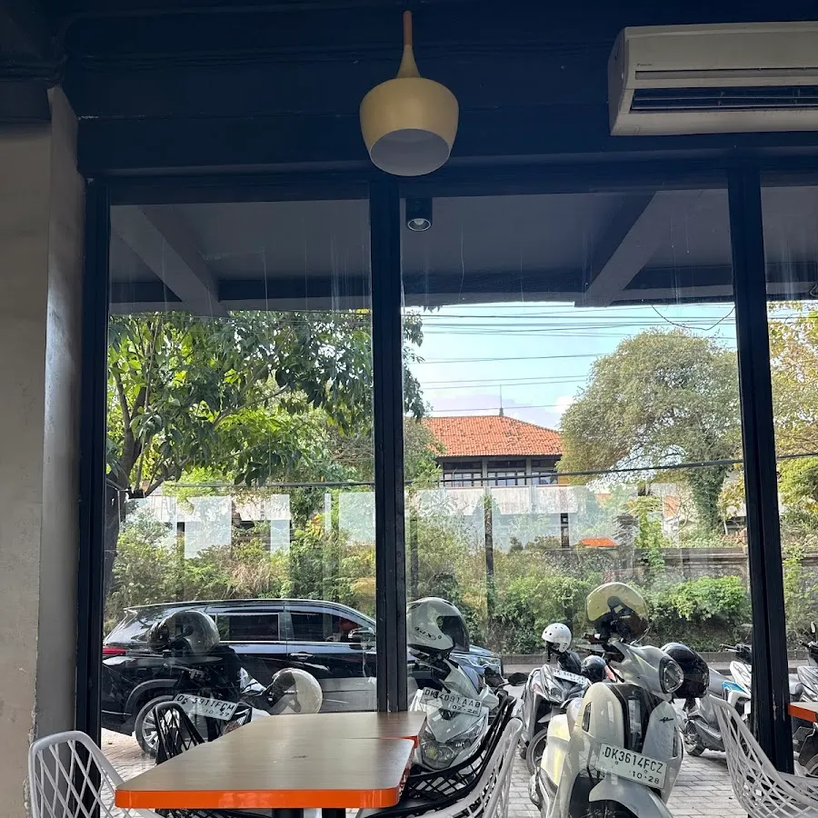 GOGO FRIED CHICKEN & GOGO COFFEE Unud 3