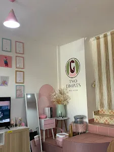 TWO DIMPLES nail house 3
