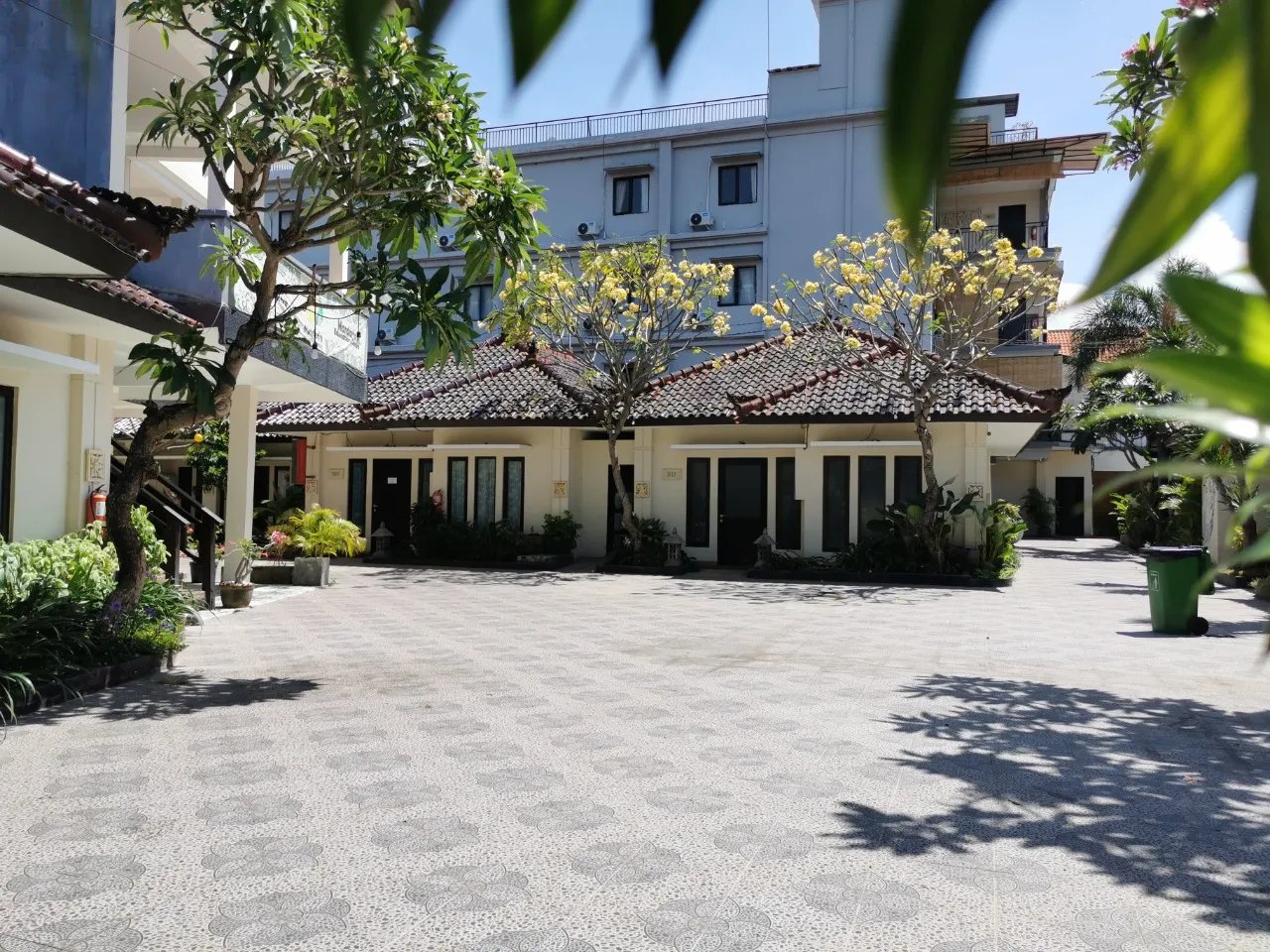 Chinatown Room Rental, Kost and J&T Express 2