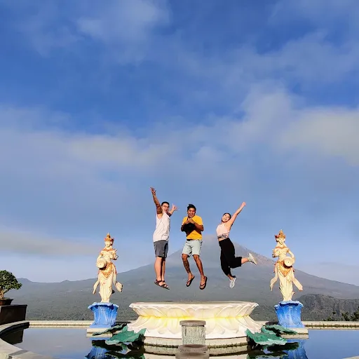PUTU BALI TOUR ORGENAIZER 3