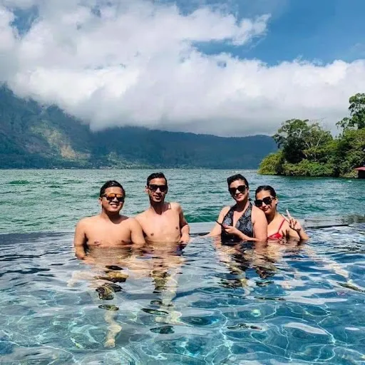 PUTU BALI TOUR ORGENAIZER 4