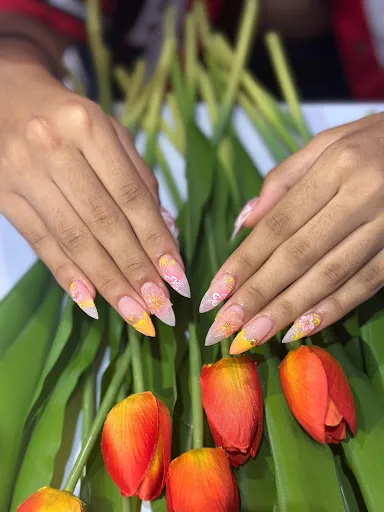 Miracle Nails Studio 4