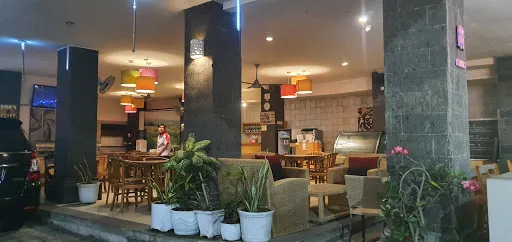 Hotel Karthi Bar & Restaurant 1