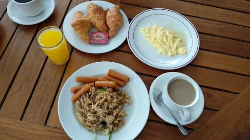 Hotel Karthi Bar & Restaurant 2