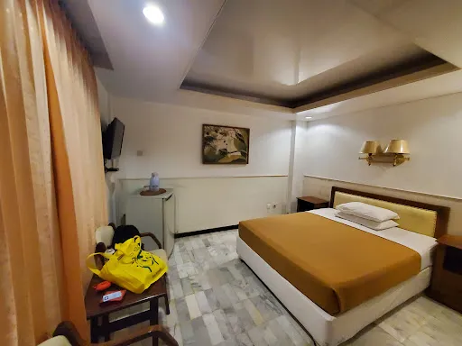 Hotel Karthi Bar & Restaurant 4