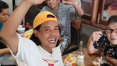 Mr. Dwi's Fish Head Soup Kuta 3