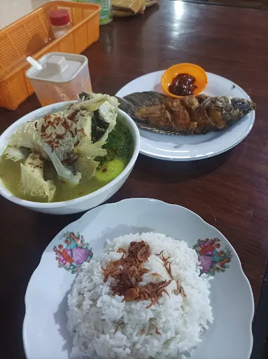 Mr. Dwi's Fish Head Soup Kuta 4