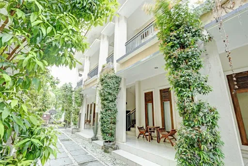 Saris Hotel Kuta 2