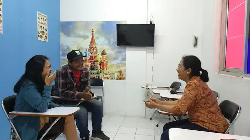 ELEVEN LANGUAGES COURSE (ELC Denpasar) 4