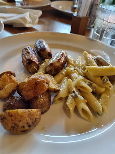 Golden Tulip Jineng Resort 1