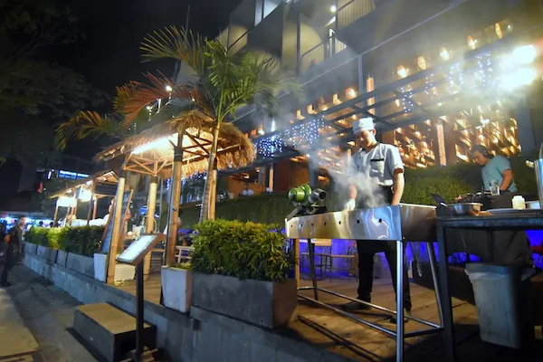 The DECK Restaurant & Bar 3