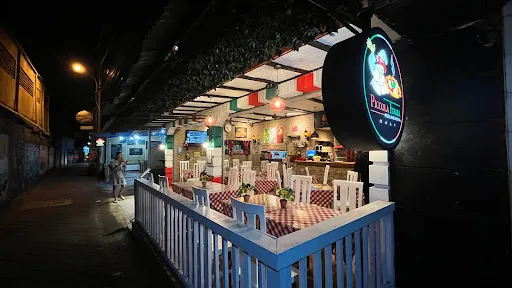 Colosseum restaurant 3