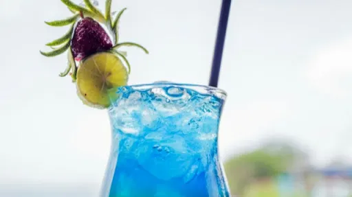 OUR'S Bar & Restaurant 4