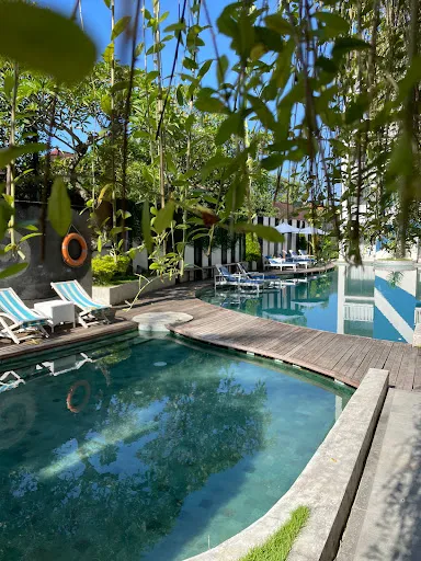 Bliss Surfer Hotel by Tritama Hospitality 2