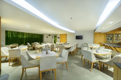 Quest Hotel Kuta 4