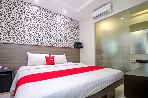 RedDoorz @ Istana Kuta Galeria 1