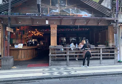 Rooster bar 4