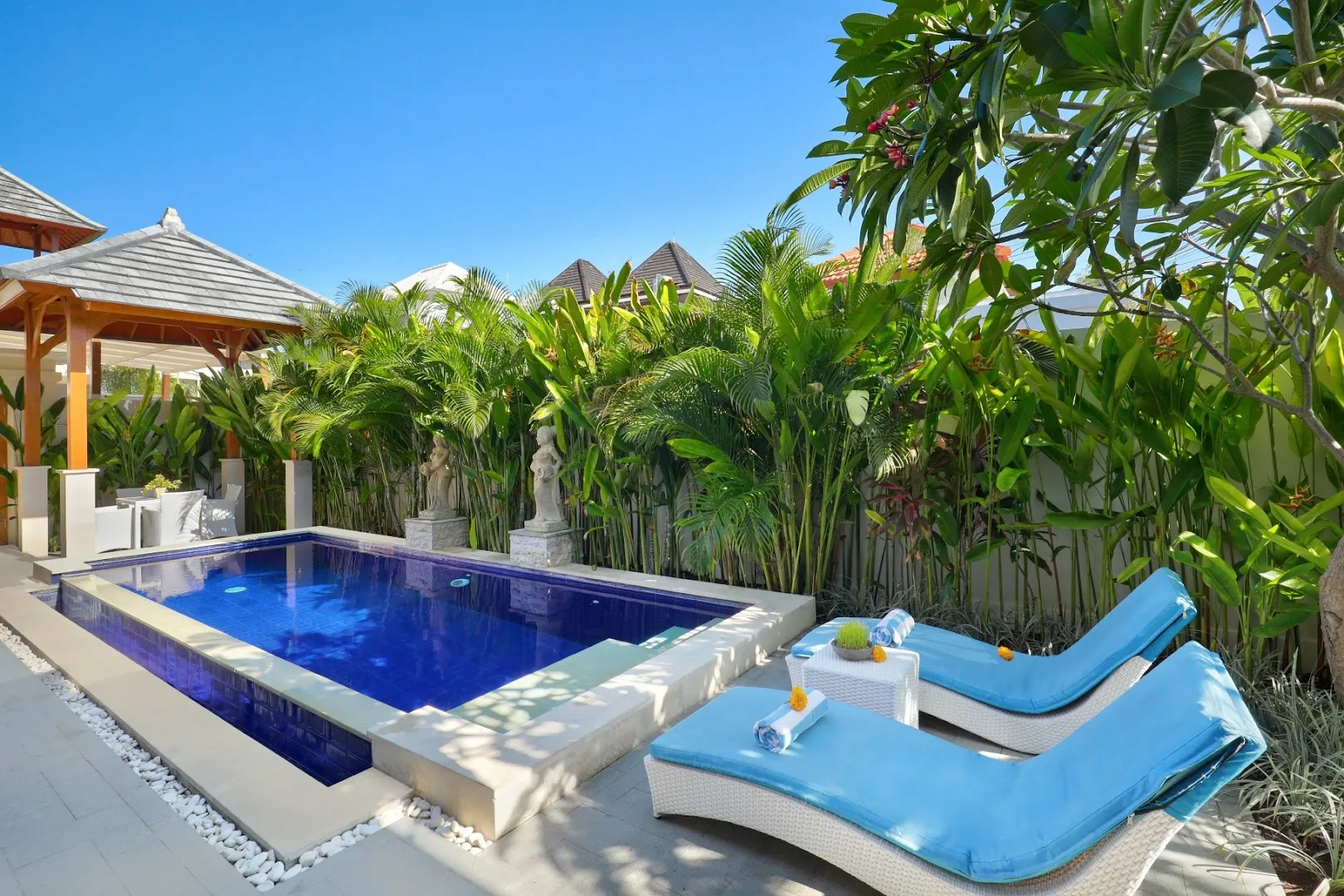 Holl Villa - Family Two Bedroom Private Pool Villa in Legian 2