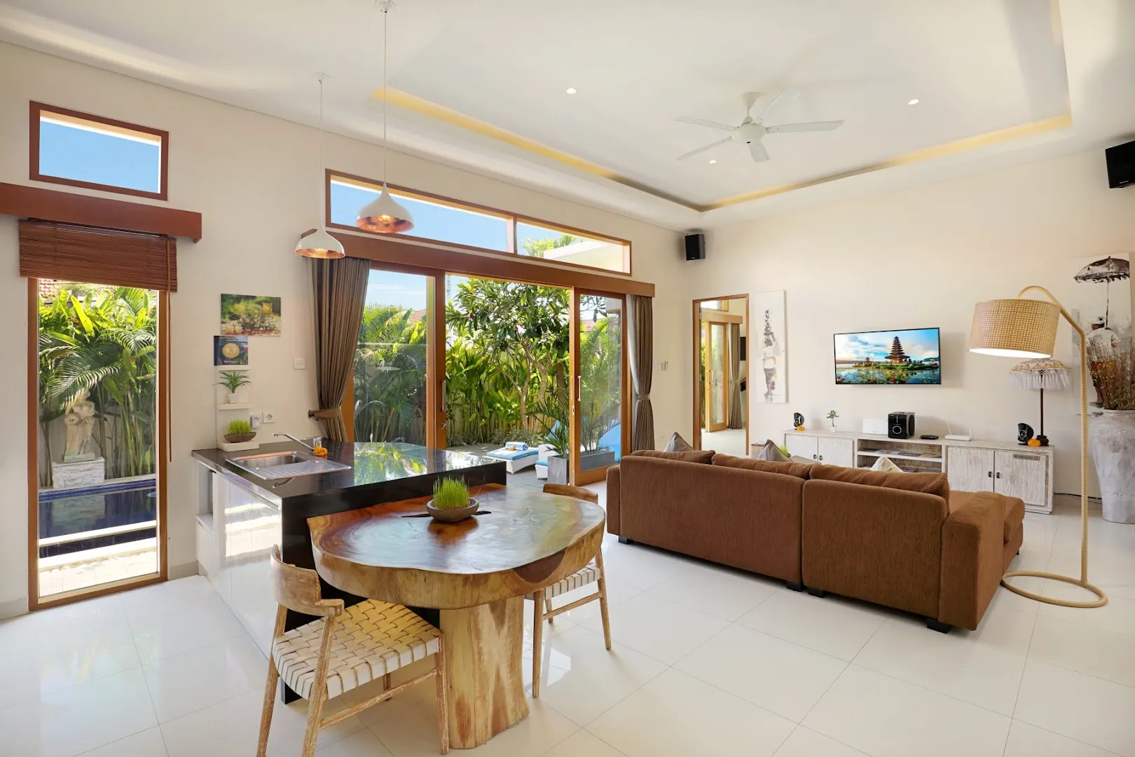 Holl Villa - Family Two Bedroom Private Pool Villa in Legian 4