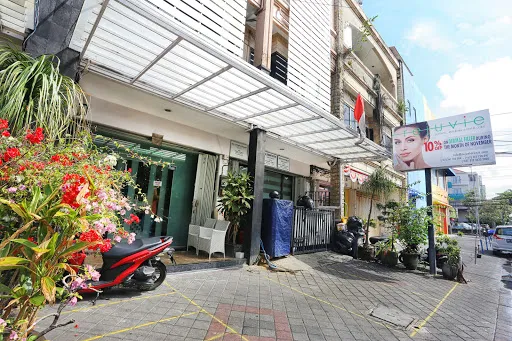 Rejuvie Aesthetic & Anti-Aging Clinic Kuta 4