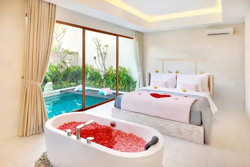 La Vie Villa Seminyak by iNi Vie Hospitality - Tropical Romantic Villa 4