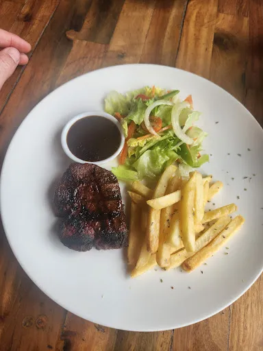 Sugar Rays Bar & Restaurant 4